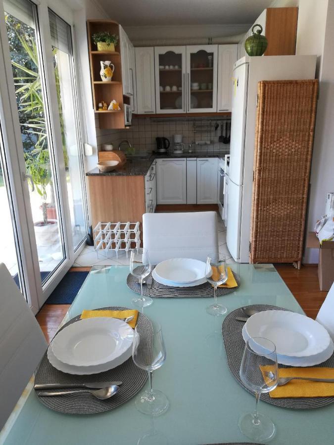 Homy Apartment in Buda, with safe garage&terrace Budapest Bagian luar foto