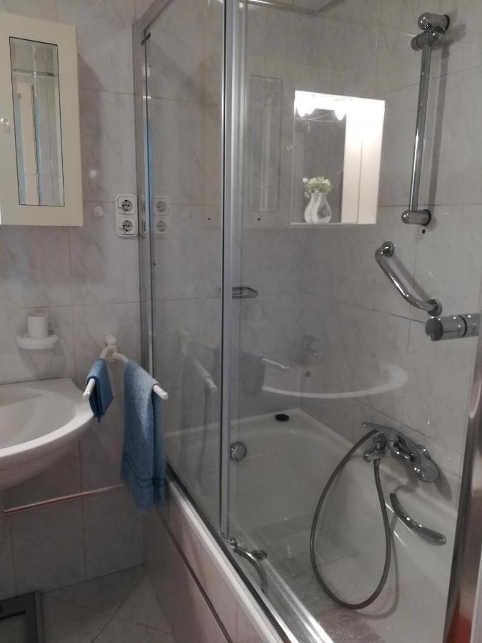 Homy Apartment in Buda, with safe garage&terrace Budapest Bagian luar foto